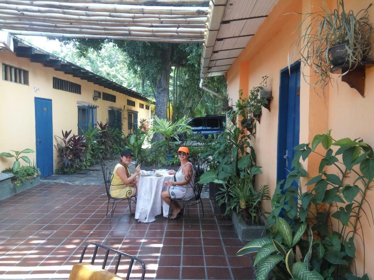 Hostal Nova Colonial Puerto Colombia Bagian luar foto
